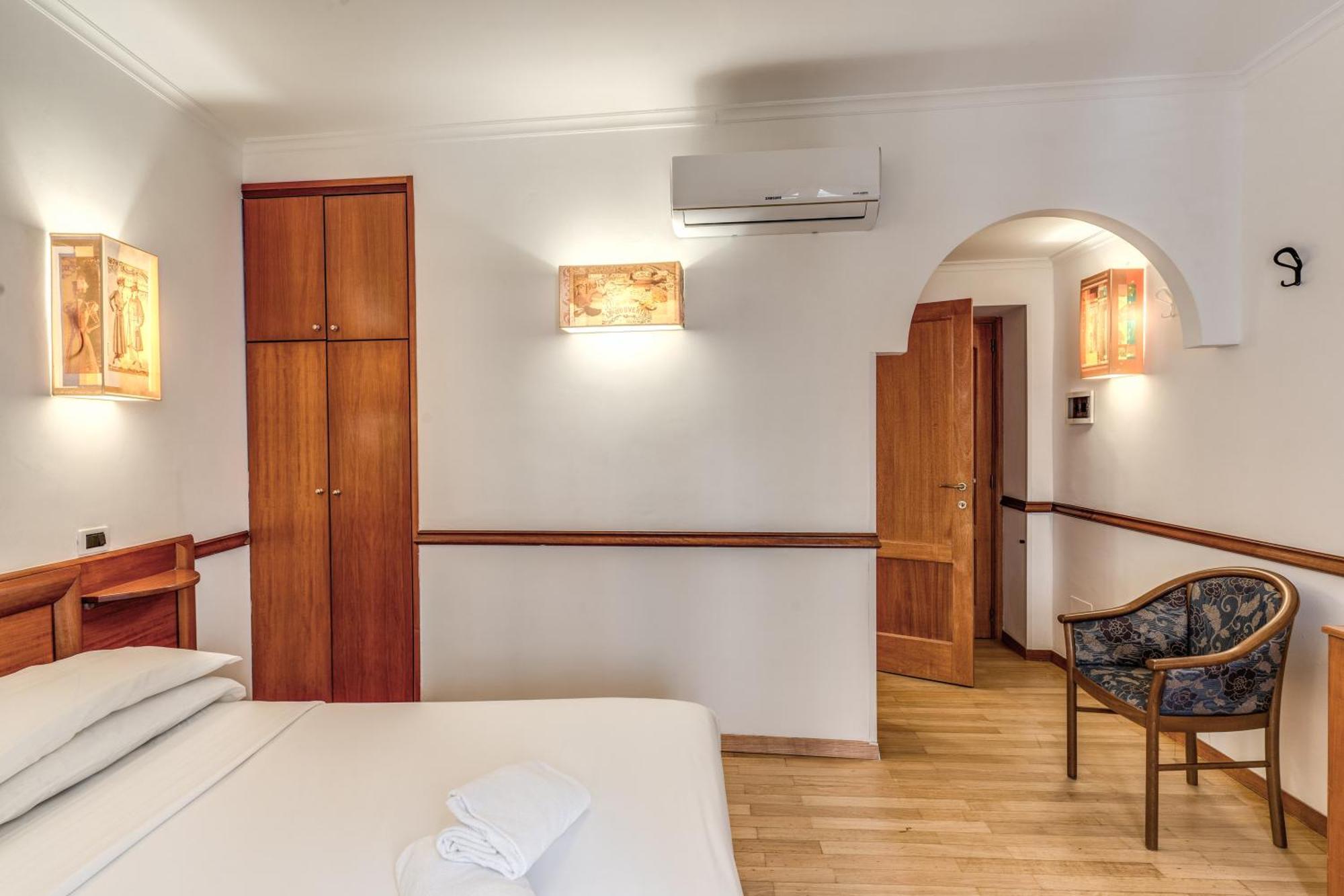 Hotel Santa Prassede Rome Luaran gambar