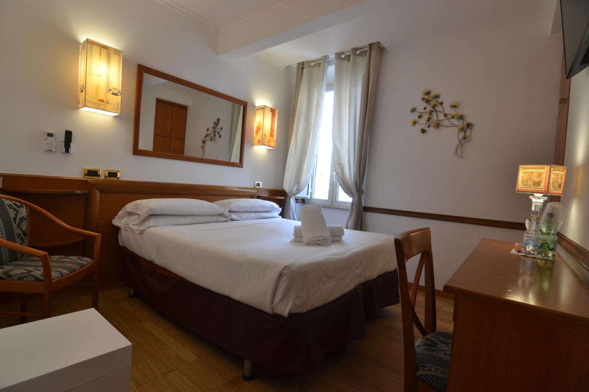 Hotel Santa Prassede Rome Luaran gambar