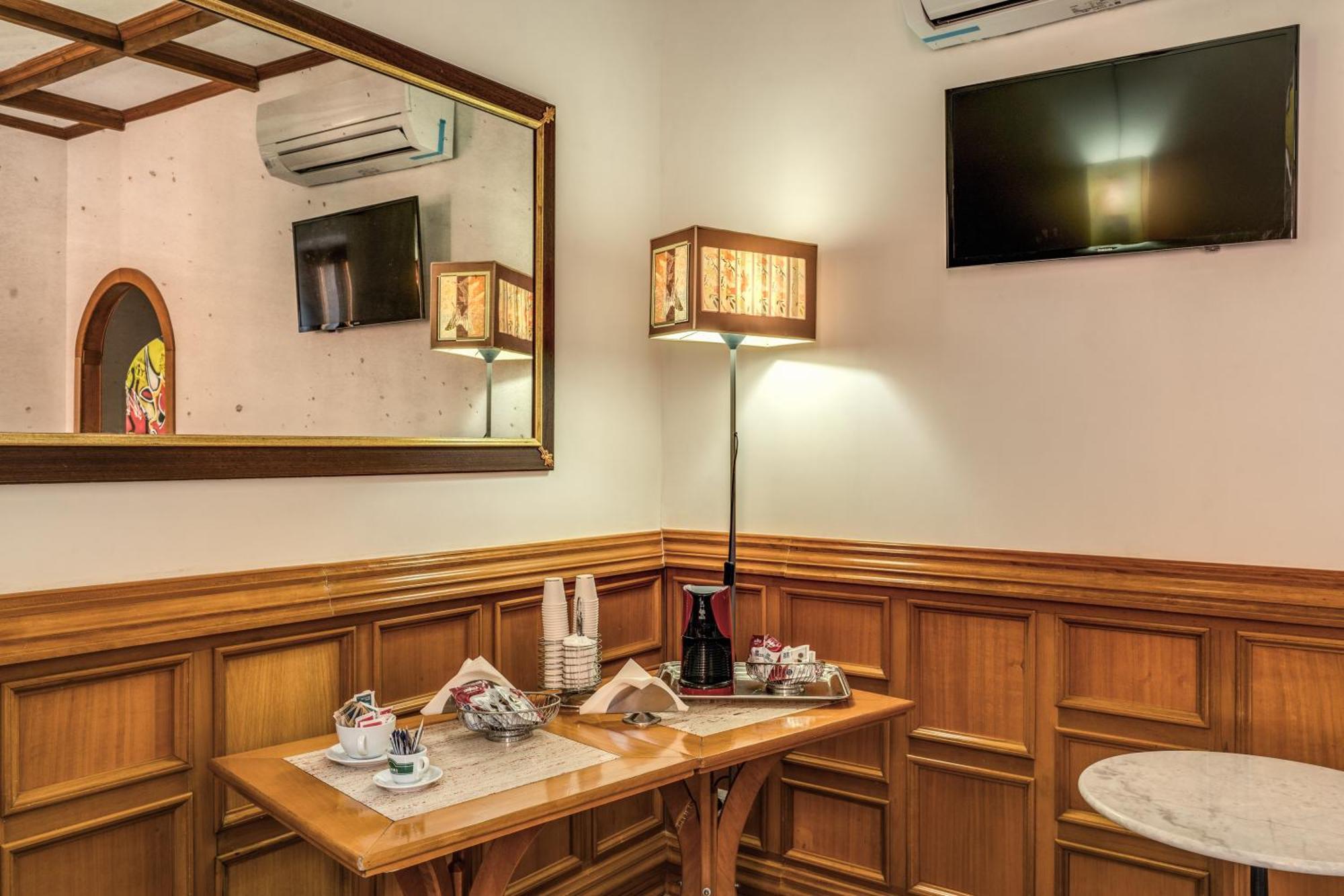 Hotel Santa Prassede Rome Luaran gambar