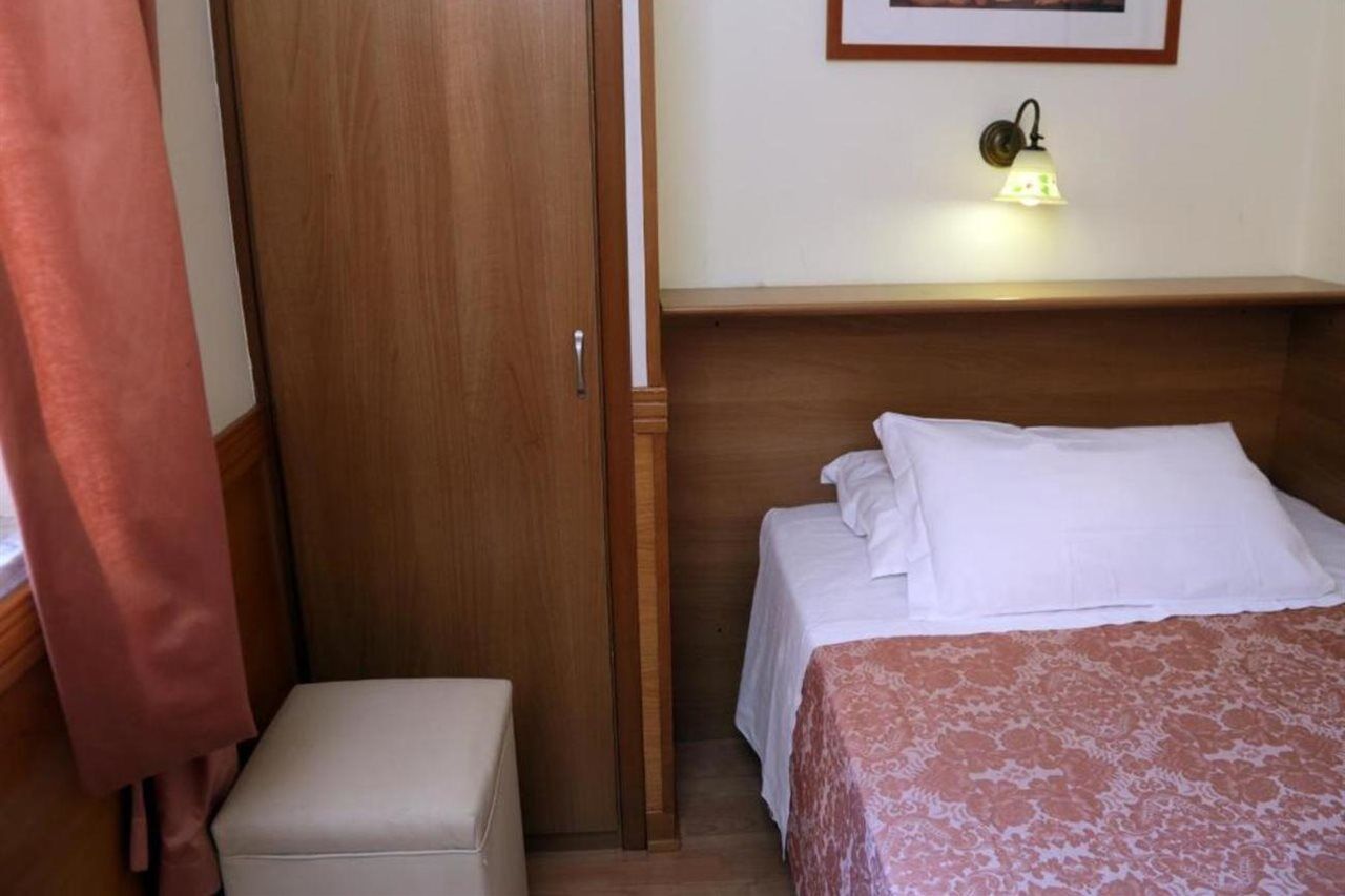 Hotel Santa Prassede Rome Luaran gambar